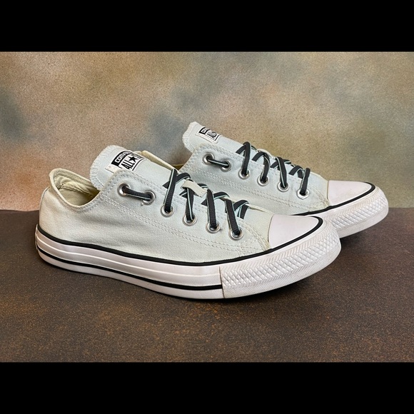 Converse Shoes - Converse Chuck Taylor All Star Women’s Sneakers Size 9M